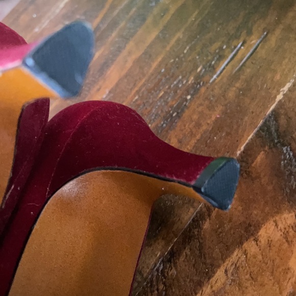 Red premiere collection velvet heels 8.5 - Picture 12 of 12